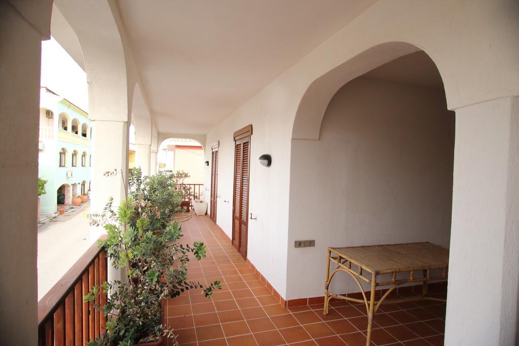 Appartamenti Ideal Isola Rossa Bagian luar foto