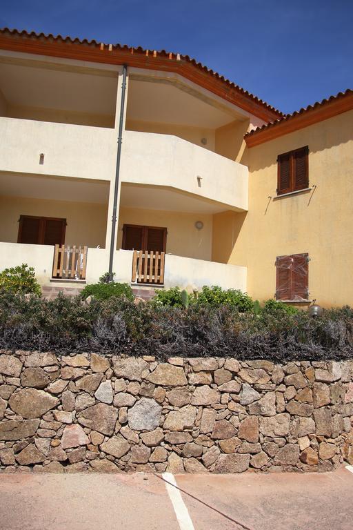 Appartamenti Ideal Isola Rossa Bagian luar foto
