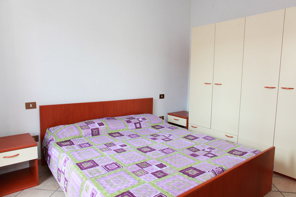 Appartamenti Ideal Isola Rossa Bagian luar foto