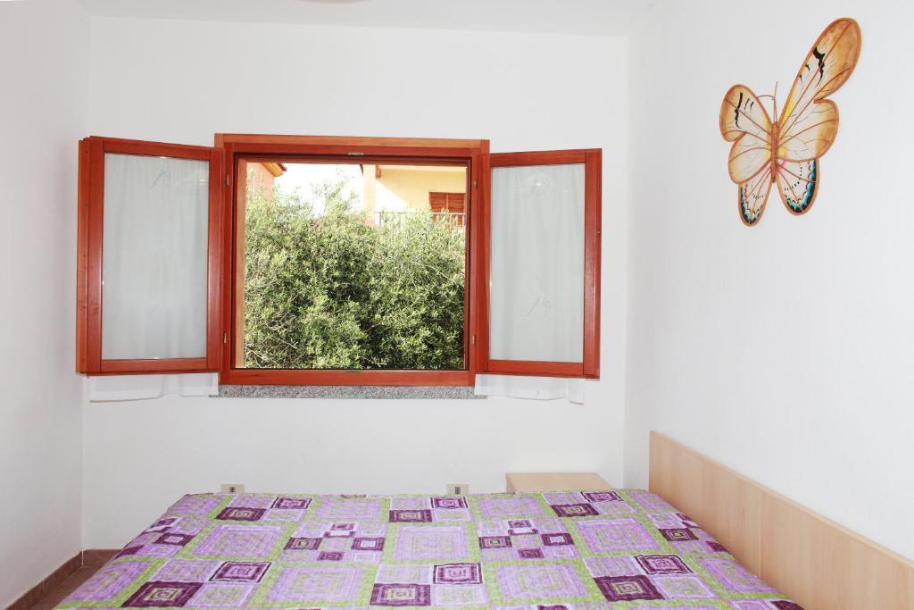 Appartamenti Ideal Isola Rossa Bagian luar foto