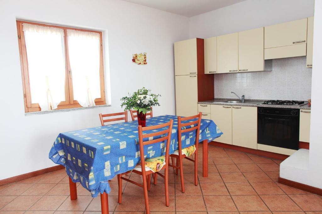 Appartamenti Ideal Isola Rossa Bagian luar foto